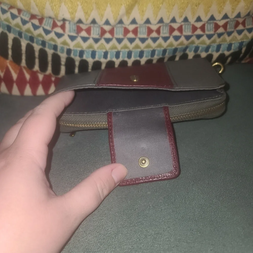 Fossil | Gray & Maroon Wallet